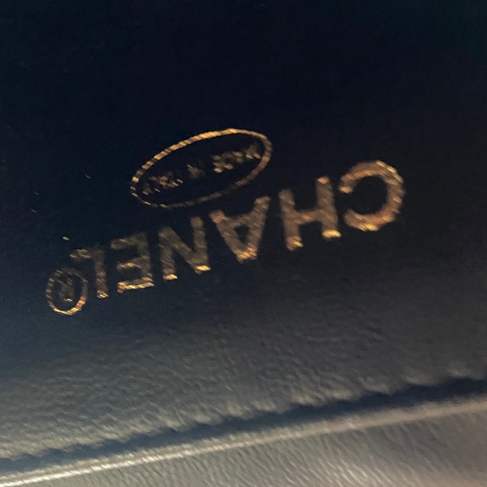 CHANEL - Picture 5 of 16